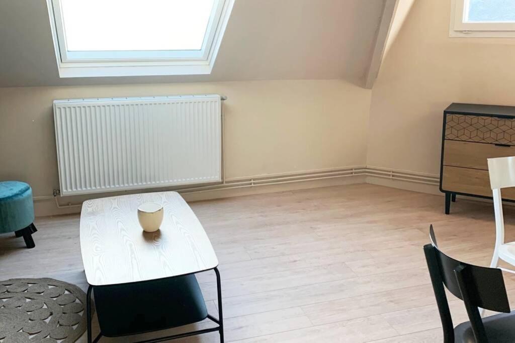 Caudry : Appartement Spacieux Plein Centre Kültér fotó